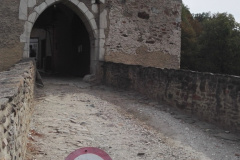 až na hrad